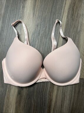NWOT Victoria's Secret T Shirt Push Up Bra